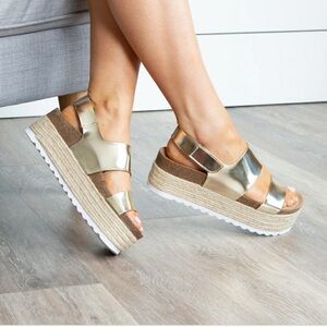 Dirty Laundry Peyton Platform Sandal